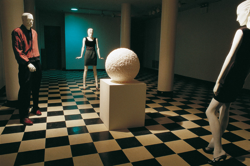 Photograph © 2004 Guillaume Paris